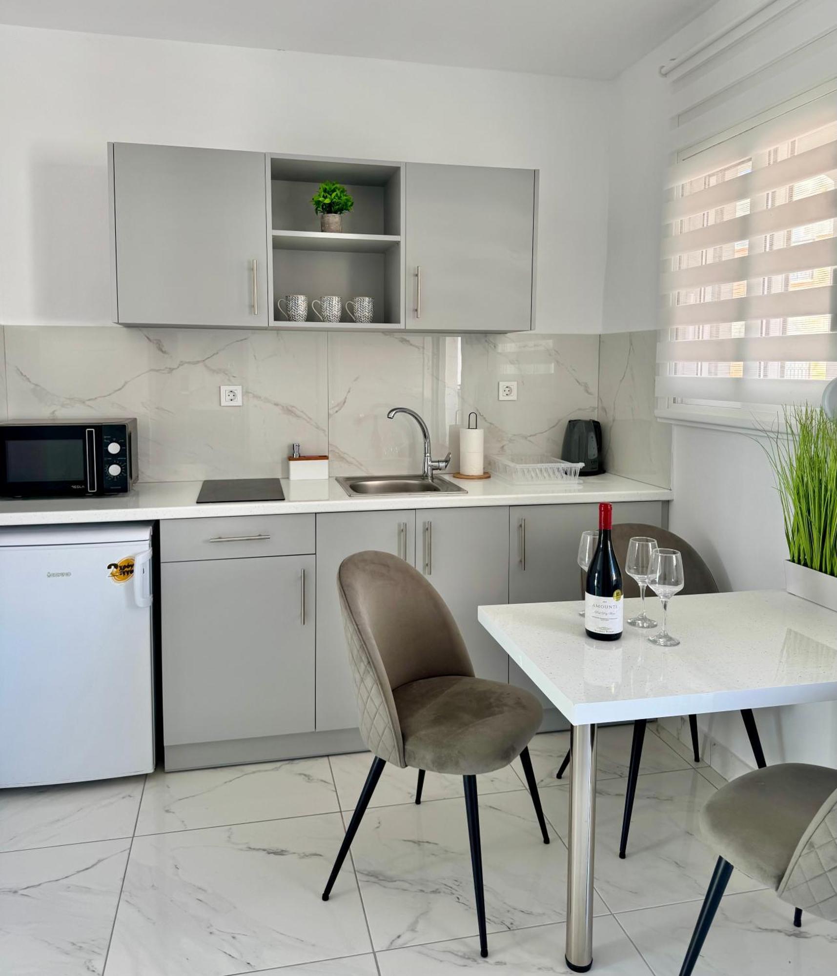 Zen Apartments Лаганас Екстериор снимка
